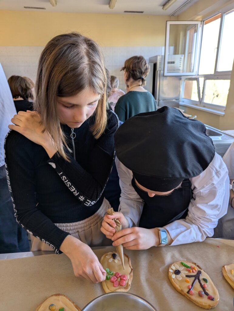 Kulinarny ERASMUS – świąteczne mazurki z uczniami z SP23